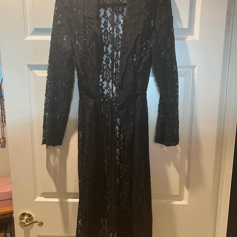 Sandra Darren Elegant Black Lace Long Sleeve Dress